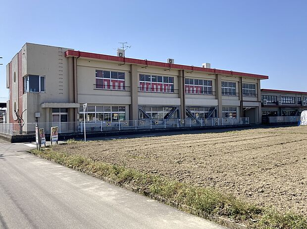 千秋幼稚園(約843m)