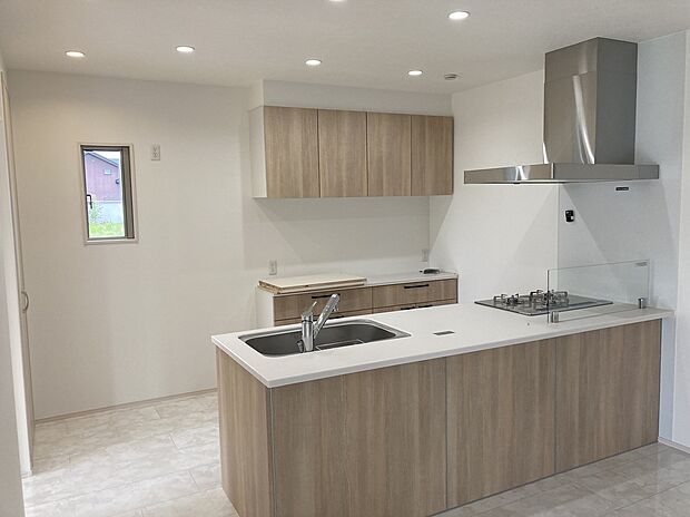 【タマタウンシリーズ ペニンシュラキッチン】完成物件内観