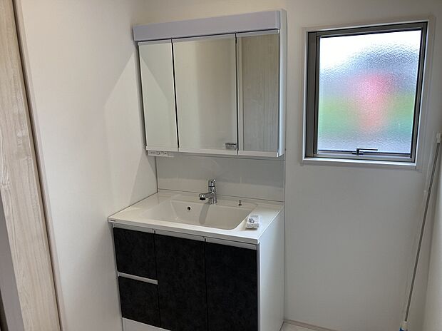 【タマタウンシリーズ 洗面化粧台】完成物件内観