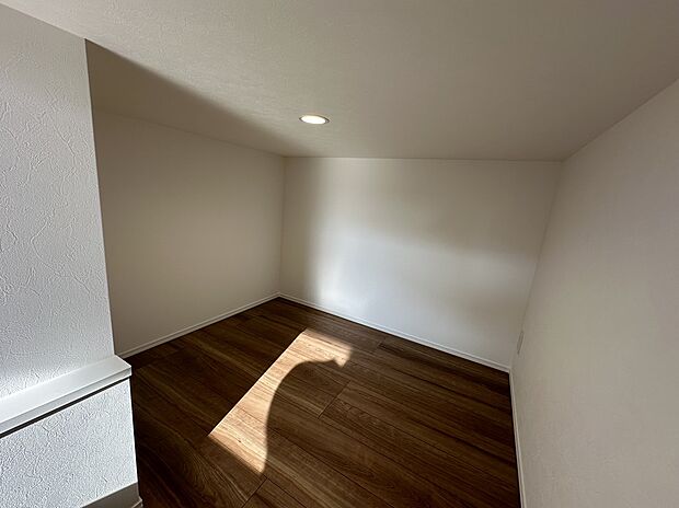 【4号地　半地下収納】スキップフロア下の半地下収納　（2024年11月22日撮影）