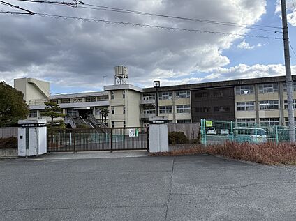 天理市立丹波市小学校 900