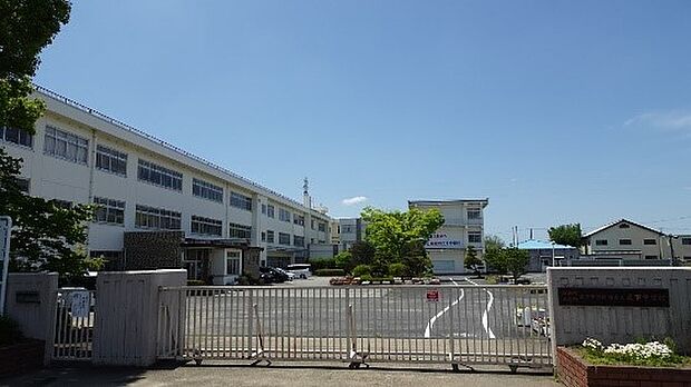 岸和田市立式下中学校(約1,200m)