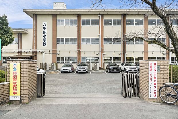 八代市立八千把小学校(約1,700m)