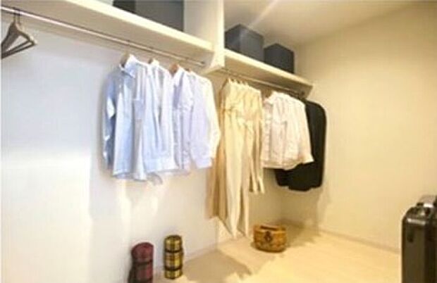 【ファミリークローゼット】家族みんなの普段着を収納できるファミリークローゼットがあると家事効率もアップします(参考事例)