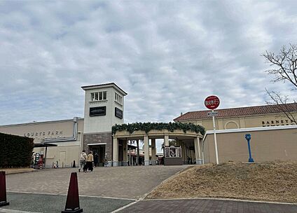 神戸三田プレミアム・アウトレット 400m  