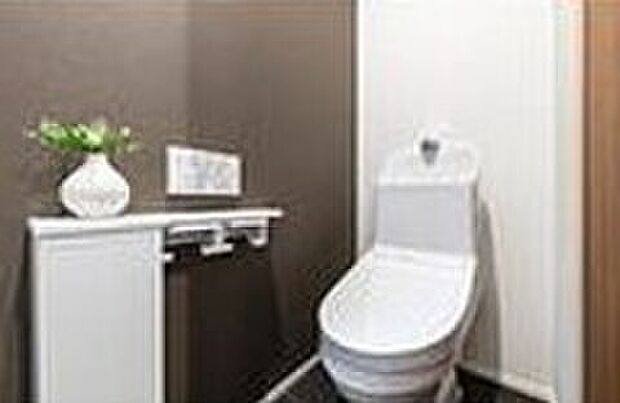 【トイレ】毎日使うところで意識せずに節水&節約♪オート洗浄や汚れ防止機能などを搭載した日々の暮らしで便利なタイプです。(画像はイメージです。)