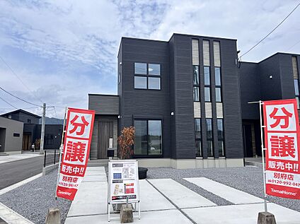 2号地外観写真（分譲地内・モデル棟）