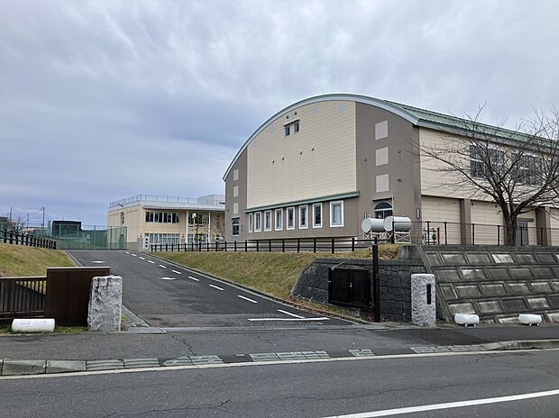 八戸市立白山台中学校（約1,500m）