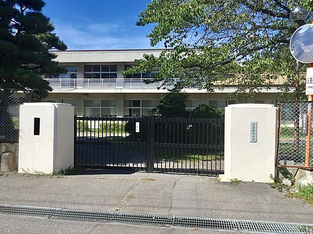 筑摩野中学校(約1,300m)