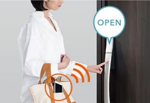 【玄関ドア】【LIXIL】 アプリでスマホと連動可能なファミロックを採用!! 荷物が多い際には大変便利です♪ ※区画によってカラー・デザインが異なります。