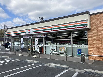 セブンイレブン福山今津店 約950ｍ(約12分)
