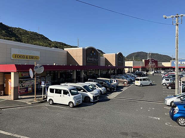 ニシナフードバスケット笠岡店