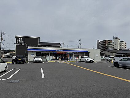 ローソン　南国大篠店 約800ｍ