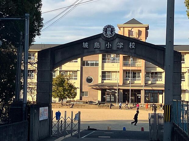 市立城島小学校(約510m)