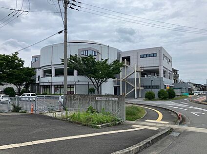 岩出市総合保健福祉センター 880ｍ(徒歩11分)