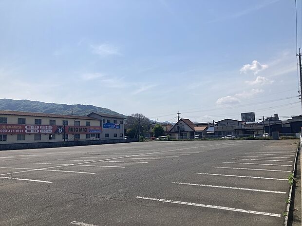 造成工事開始前の現地の様子です。2号地北側より西を向いて撮影した写真です。
