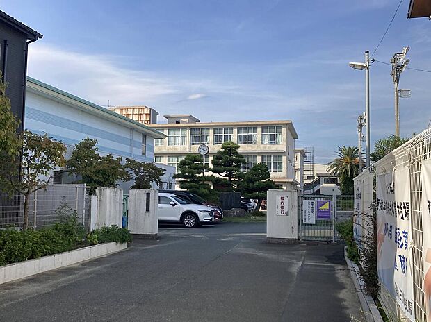 浜松市立曳馬中学校(約1,160m)