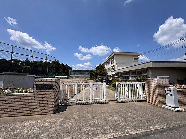 所沢市立小手指中学校（約1,030m）