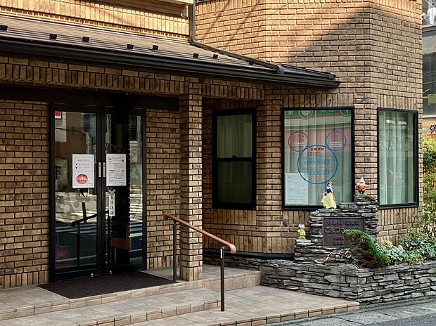 小児科・皮膚科 こまつざき医院（約2m）