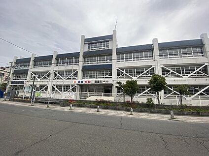 寝屋川市立第一中学校 1200m(徒歩15分)