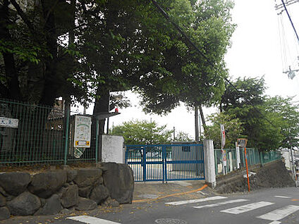 東大阪市立枚岡東小学校 700ｍ(徒歩約9分)