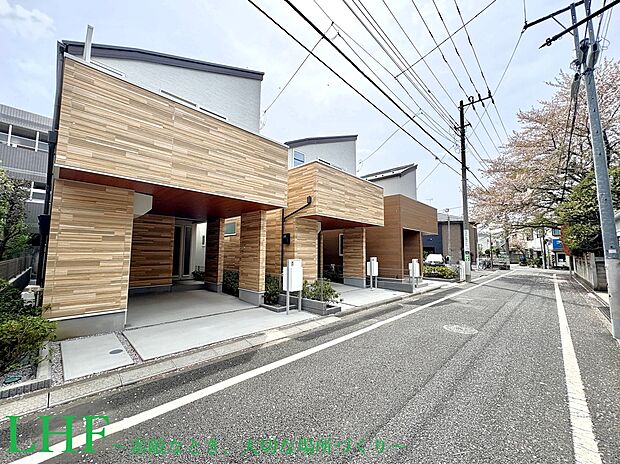【現地外観写真】西武新宿線「下井草」駅徒歩3分!毎日の通勤・通学やお出かけに便利な立地です。バス利用でJR中央線「阿佐ヶ谷」駅や、西武池袋線「石神井公園」駅へもスムーズにアクセス可能。