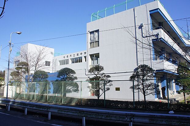 旭中学校（約1,800m）