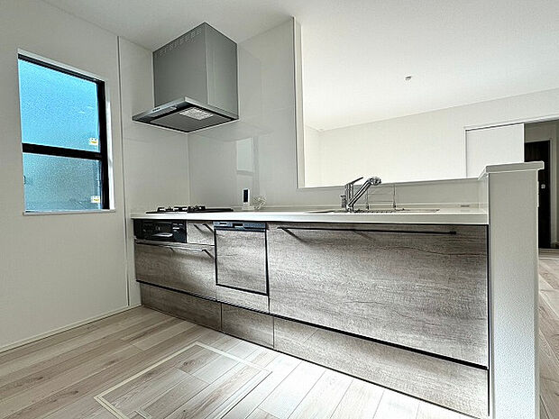 ゆったりスペースのオープンキッチンで居心地のよい調理空間!