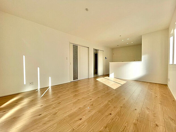 お子様とお話しながら、テレビを見ながら調理できるオープンキッチン!