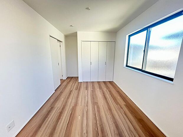 洋室 全室収納スペース付きなので住空間もスッキリします。