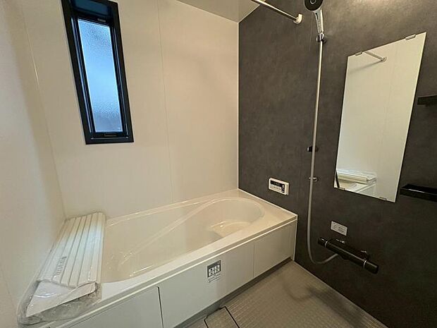 浴室 お子さまとのお風呂も安心のエコベンチ付きの浴槽など充実設備!