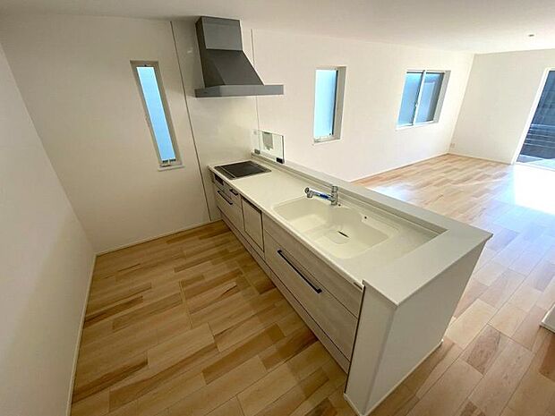 ◆2号棟◆リビングを見渡せる対面オープンキッチン!