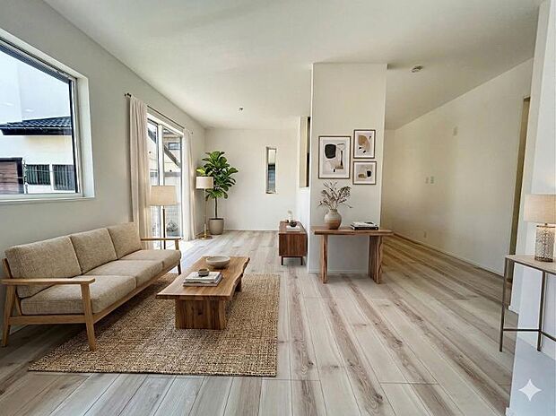 ※こちらの写真は現況の室内写真にCGを使用して家具等を合成加工したものであり、実際の室内状況とは異なります。なお当物件は家具付き物件ではありません。