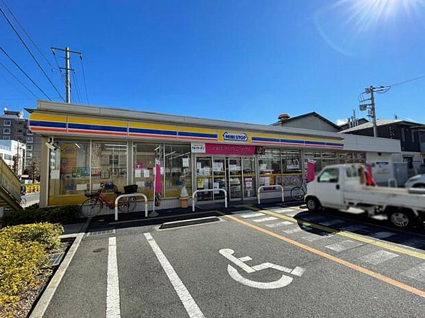 ミニストップ川口上青木店(約220m・徒歩3分)