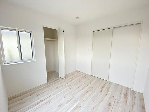 【【3F洋室4.6帖】】収納スペースがあるので居室を広々使えます！