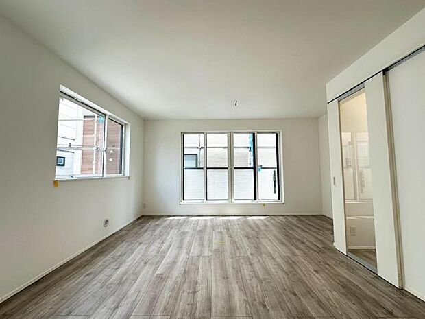 【4号棟】4号棟■LDK15.5帖!浴室洗面室が集約されているので家事動線がスムーズです!