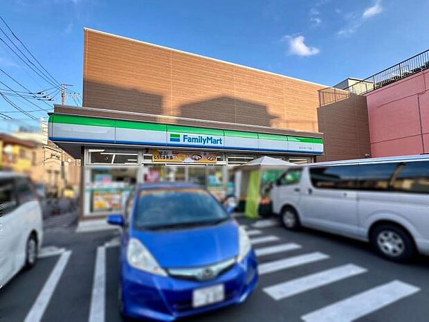 ファミリーマート足立小台一丁目店(約300m・徒歩4分)