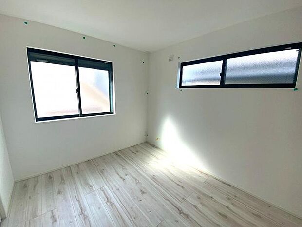 【【3階6帖洋室】】窓からのやさしい光が心地よいプライベートルーム♪