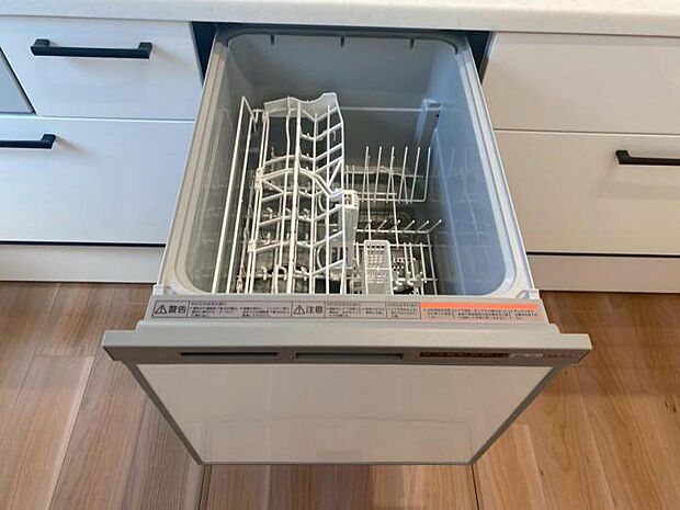 【【キッチン/1号棟】】後片付けの手間を省くだけでなく、節水効果も高いビルトイン食器洗い乾燥機！