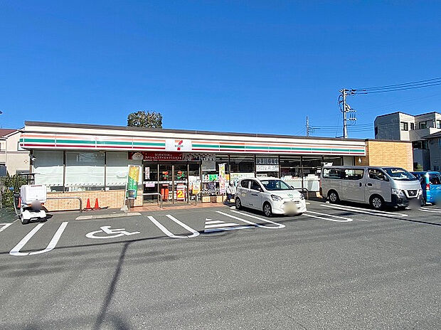 セブンイレブン草加清門南店(約400m)