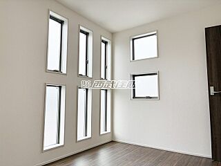 JR五日市線「秋川」駅 バス乗車8分、西瀬戸岡バス停下車 徒歩5分 その他