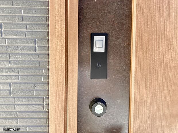 【外観】【玄関ドアカードキー】ワンタッチで開錠できるので操作性に優れています。