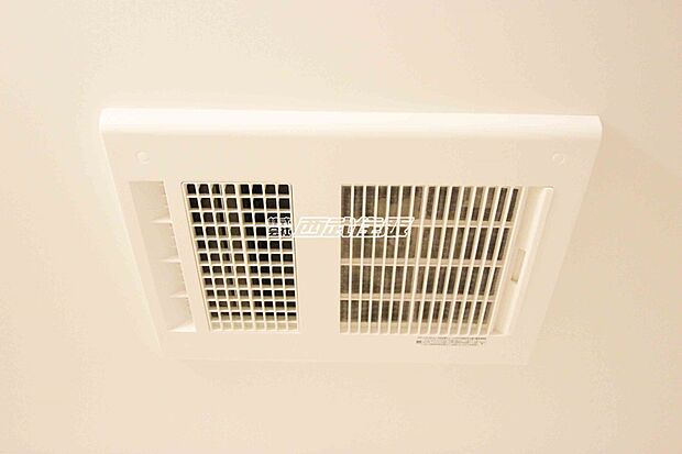 【非公開】【浴室換気暖房乾燥機】雨天時の洗濯物の干し場所に役立つ浴室乾燥機。