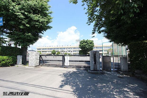 あきる野市立東秋留小学校（約300m・徒歩4分）