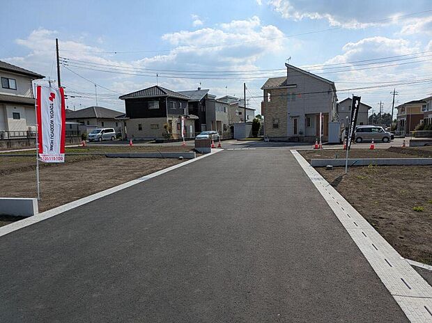 【前面道路含む現地写真】前面道路は6ｍあります。