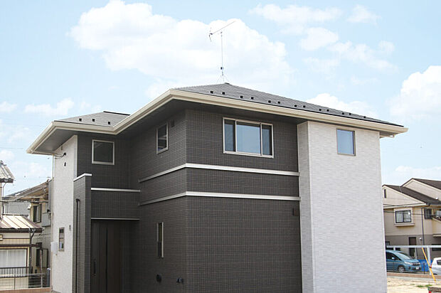 No.4完成予想図
販売価格:3550万円(税込)
敷地面積:167.19m2(50.57坪)
建物面積:104.12m2(31.44坪)