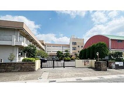 旭小学校 880m( 徒歩約11分)