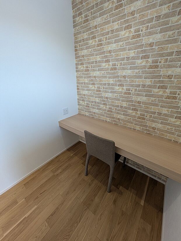 No.9 主寝室にはワークスペース(2帖)があり、書斎としても使えるスペースです。