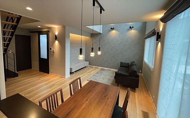 【2号地LDK】2025年1月撮影)吹き抜けのある明るくやさしい空間にしています。