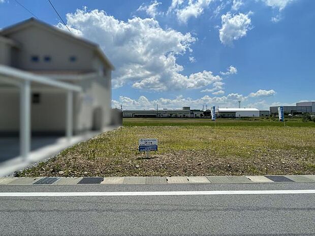 【【28号地】】道路との高低差も少なく開放感のある分譲地です。